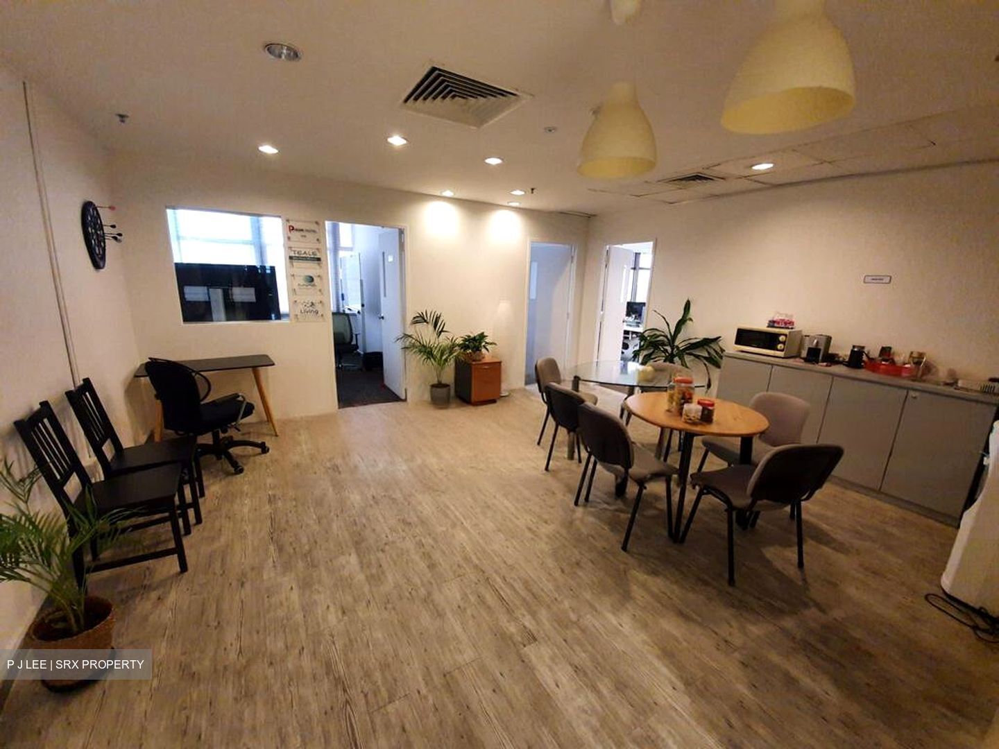 Peninsula Shopping Complex (D6), Office #485734501